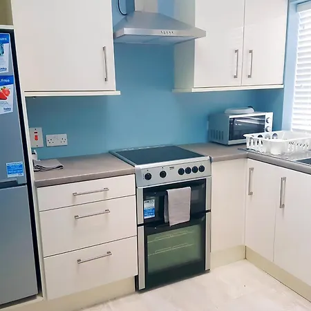 Modern Cozy Home, City بيت للعطل